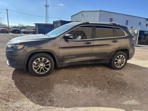 More photos of 2019 Jeep Cherokee Latitude Plus at 4M Autoplex - Industrial Blvd, TX