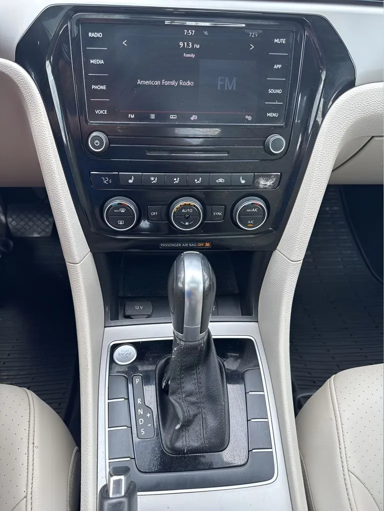 2021 Volkswagen Passat SE - Photo 25