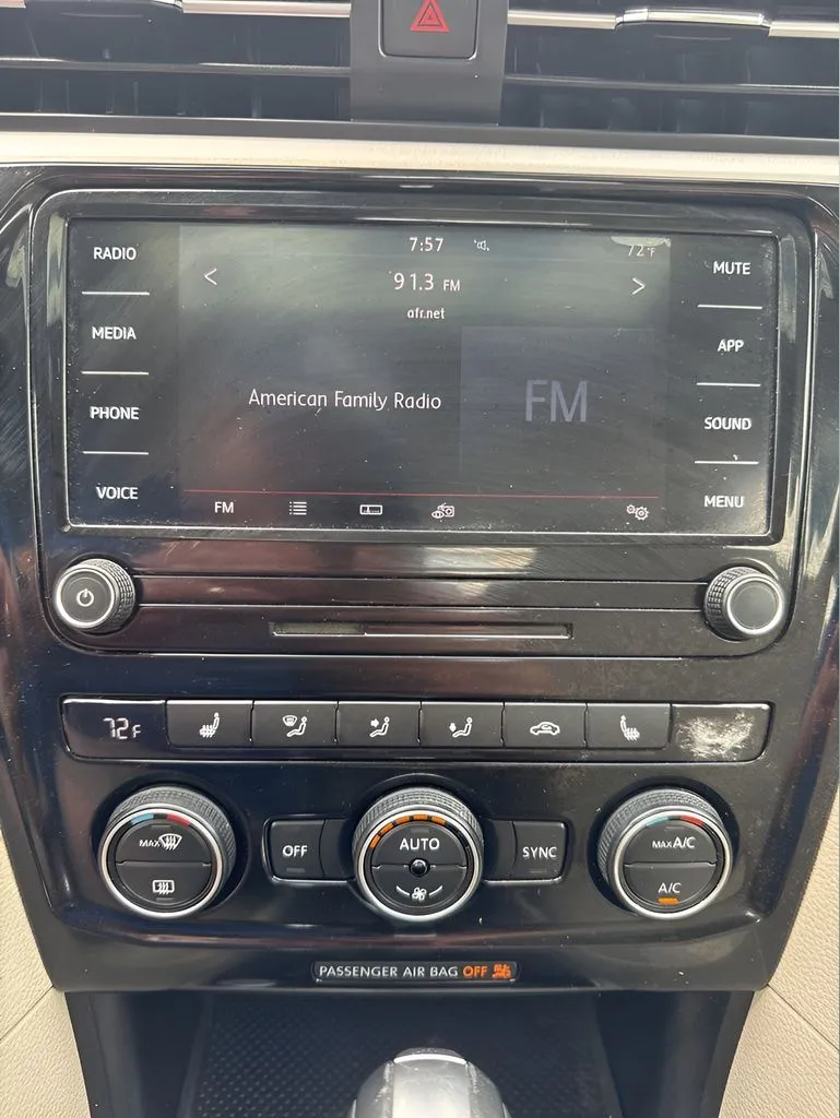 2021 Volkswagen Passat SE - Photo 26