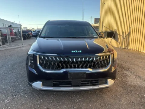 Photos of 2025 Kia Carnival LXS for sale in Abilene, TX at 4M Autoplex - Industrial Blvd