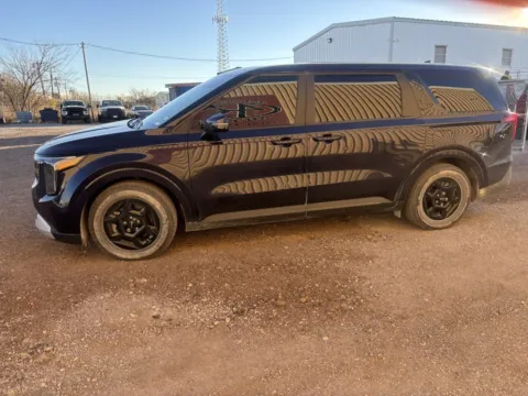 More photos of 2025 Kia Carnival LXS at 4M Autoplex - Industrial Blvd, TX