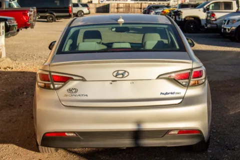 More photos of 2016 Hyundai Sonata Hybrid SE at 4M Autoplex - Industrial Blvd, TX