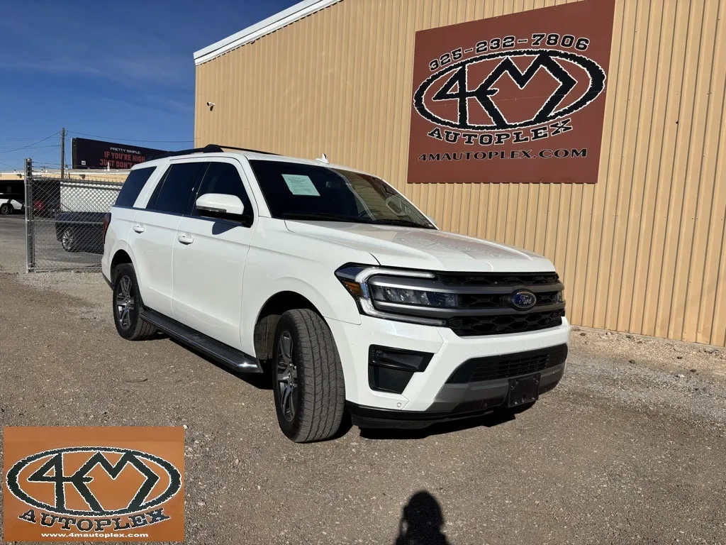 2022 Ford Expedition XLT's photo