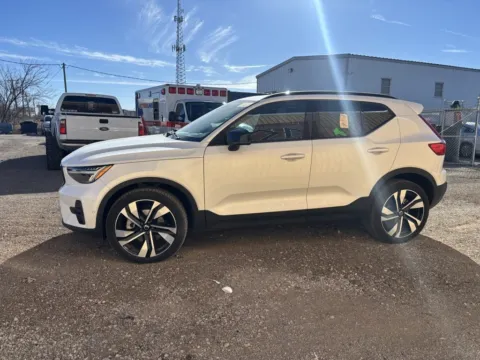 More photos of 2025 Volvo XC40 B5 Plus Dark Theme at 4M Autoplex - Industrial Blvd, TX