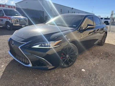 More photos of 2020 Lexus ES 300h at 4M Autoplex - Industrial Blvd, TX