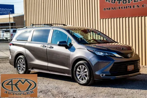 Gray 2022 Toyota Sienna XLE for sale in Abilene, TX