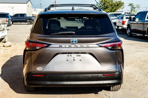 More photos of 2022 Toyota Sienna XLE at 4M Autoplex - Industrial Blvd, TX