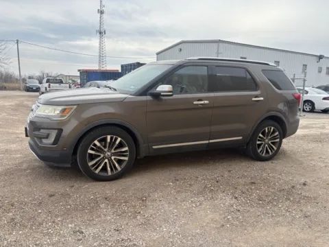 More photos of 2016 Ford Explorer Platinum at 4M Autoplex - Industrial Blvd, TX