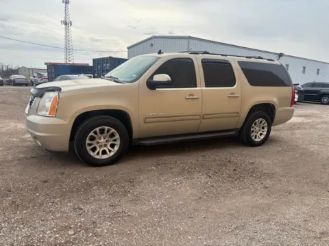 More photos of 2011 GMC Yukon XL SLE 1500 at 4M Autoplex - Industrial Blvd, TX