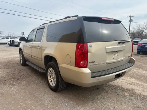More photos of 2011 GMC Yukon XL SLE 1500 at 4M Autoplex - Industrial Blvd, TX