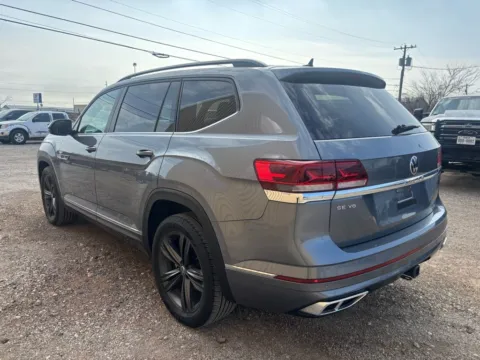 More photos of 2021 Volkswagen Atlas 3.6L V6 SE w/Technology R-Line at 4M Autoplex - Industrial Blvd, TX