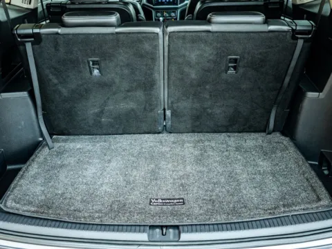 More photos of 2021 Volkswagen Atlas 3.6L V6 SE w/Technology R-Line at 4M Autoplex - Industrial Blvd, TX