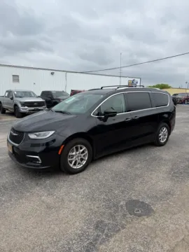 More photos of 2021 Chrysler Pacifica Touring L at 4M Autoplex - Industrial Blvd, TX