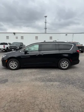 More photos of 2021 Chrysler Pacifica Touring L at 4M Autoplex - Industrial Blvd, TX
