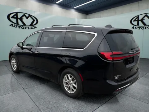 More photos of 2021 Chrysler Pacifica Touring L at 4M Autoplex - Industrial Blvd, TX