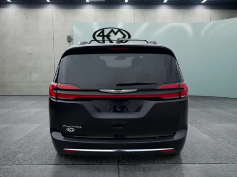 More photos of 2021 Chrysler Pacifica Touring L at 4M Autoplex - Industrial Blvd, TX
