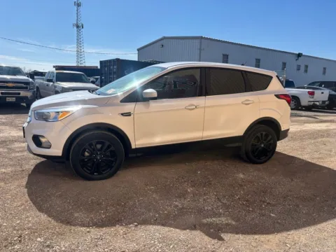 More photos of 2019 Ford Escape SE at 4M Autoplex - Industrial Blvd, TX
