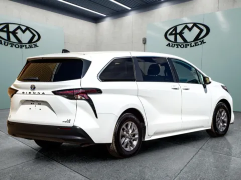 Another view of 2024 Toyota Sienna LE for sale in Abilene, TX at 4M Autoplex - Industrial Blvd