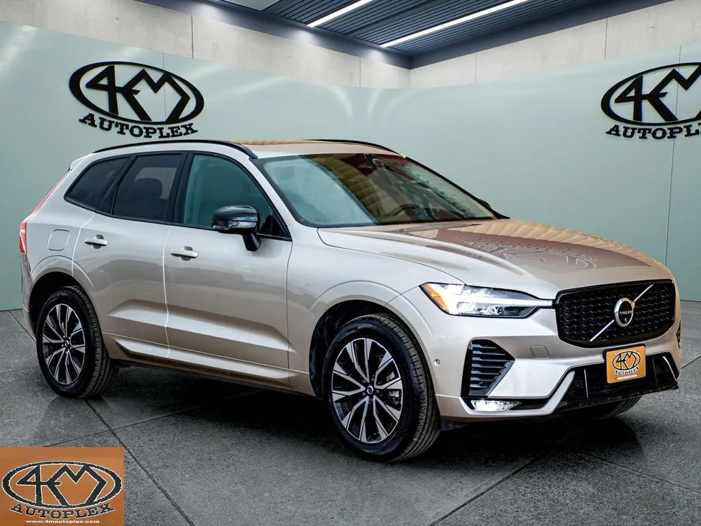 2025 Volvo XC60 B5 Plus Dark AWD's photo