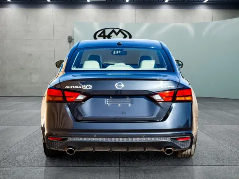 More photos of 2019 Nissan Altima 2.5 Platinum at 4M Autoplex - Industrial Blvd, TX