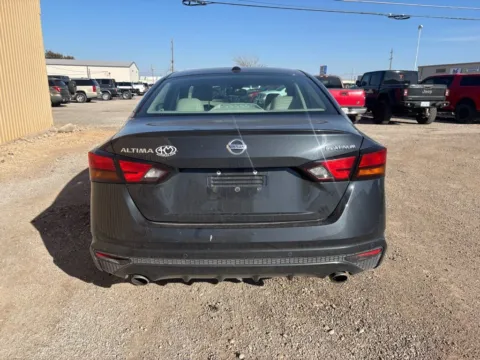 More photos of 2019 Nissan Altima 2.5 Platinum at 4M Autoplex - Industrial Blvd, TX