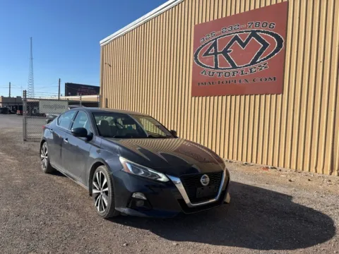 Another view of 2019 Nissan Altima 2.5 Platinum for sale in Abilene, TX at 4M Autoplex - Industrial Blvd