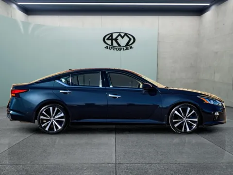 Photos of 2019 Nissan Altima 2.5 Platinum for sale in Abilene, TX at 4M Autoplex - Industrial Blvd