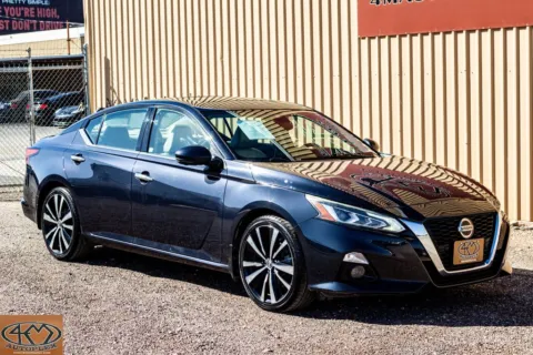 Blue 2019 Nissan Altima 2.5 Platinum for sale in Abilene, TX