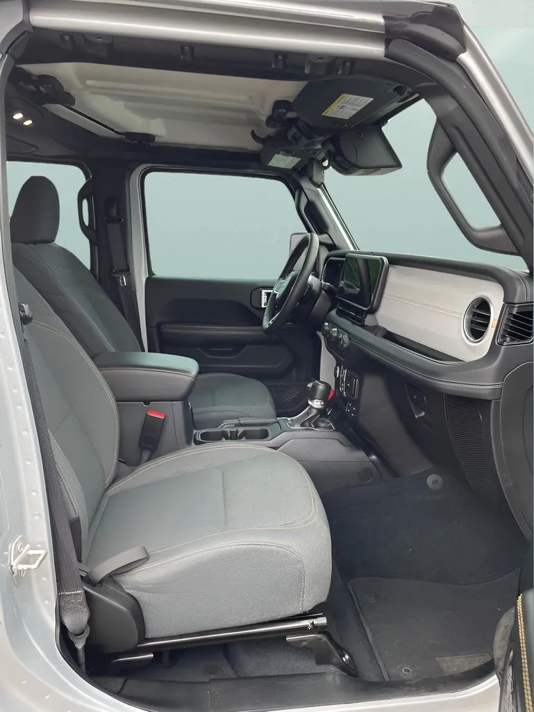 2024 Jeep Wrangler 4-Door Sahara - Photo 16