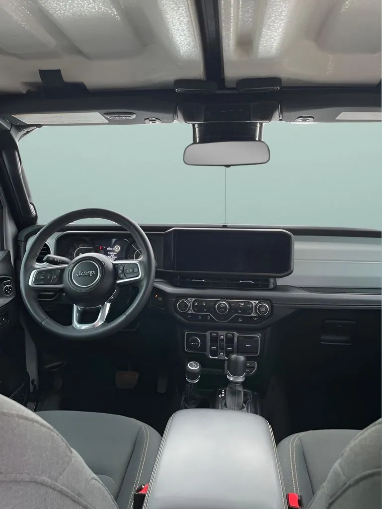 2024 Jeep Wrangler 4-Door Sahara - Photo 19