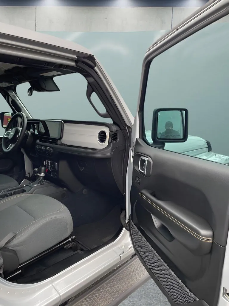 2024 Jeep Wrangler 4-Door Sahara - Photo 15