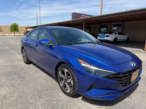 Photos of 2023 Hyundai Elantra SEL for sale in Abilene, TX at 4M Autoplex - Industrial Blvd