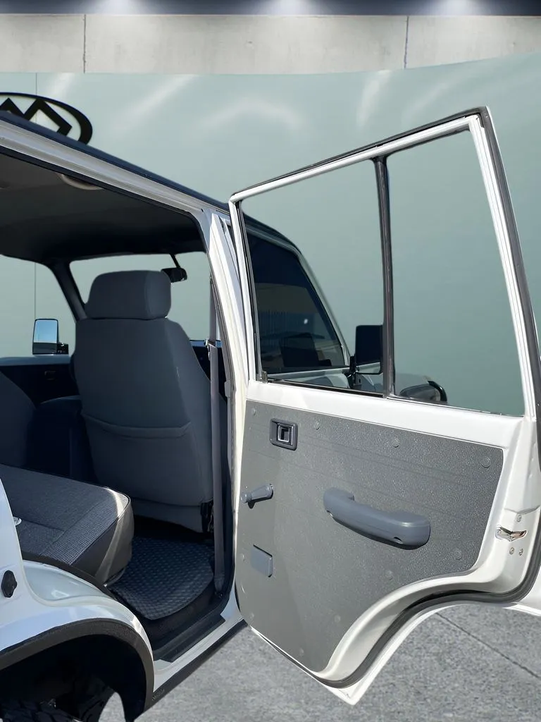 Toyota Land Cruiser photo 16
