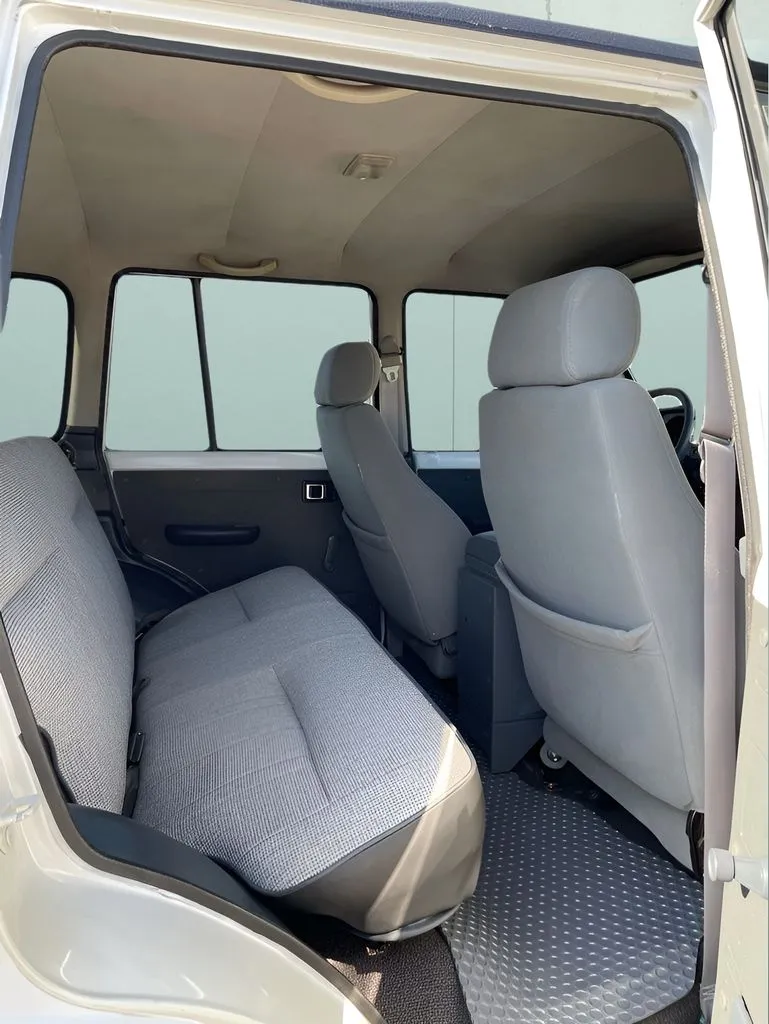 Toyota Land Cruiser photo 17