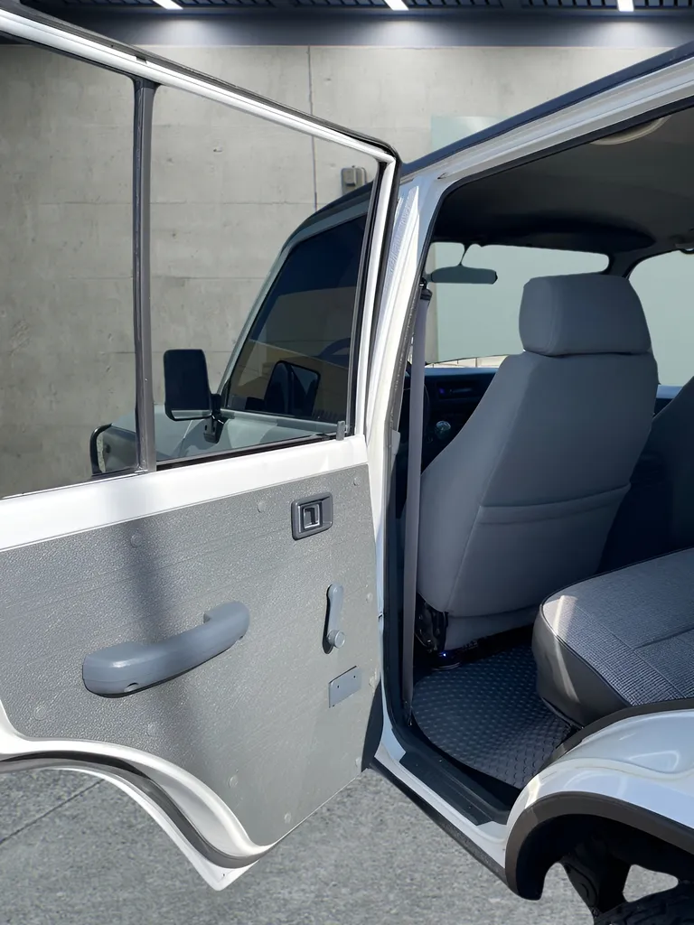 Toyota Land Cruiser photo 12