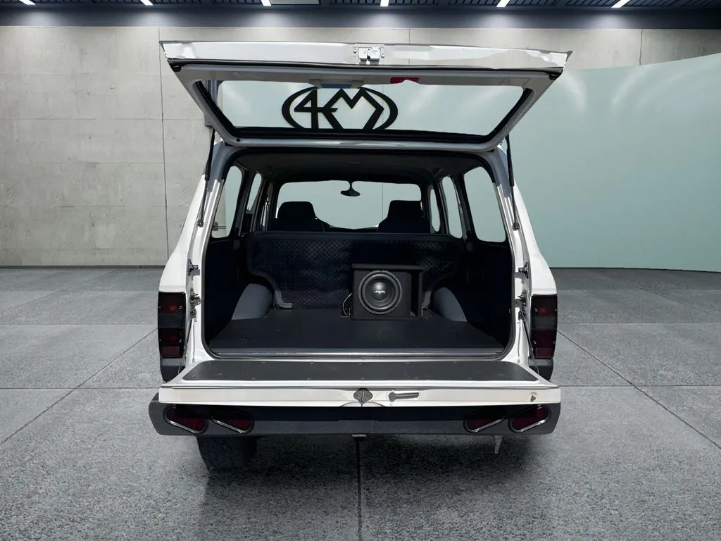 Toyota Land Cruiser photo 9