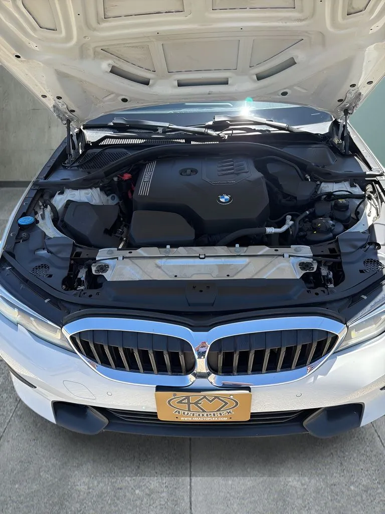 BMW 3 Series photo 24