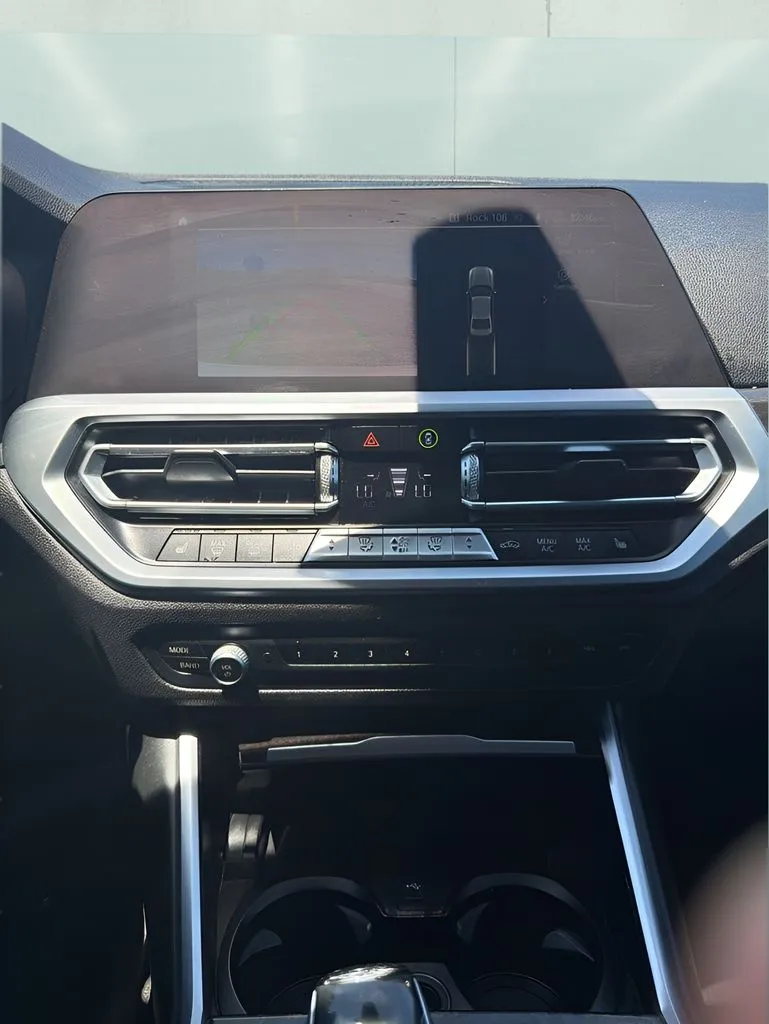 BMW 3 Series photo 21