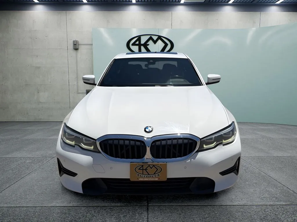 BMW 3 Series photo 8
