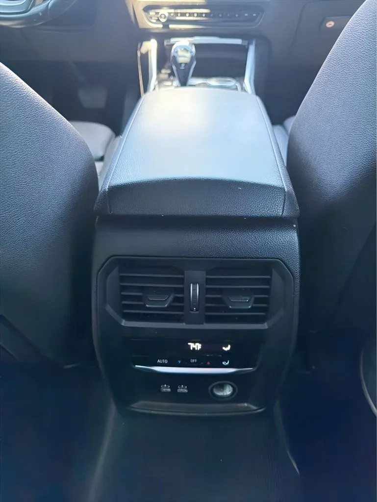 BMW 3 Series photo 18