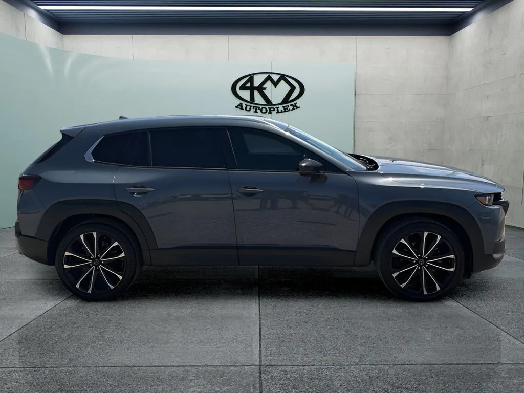 Mazda CX-50 photo 2