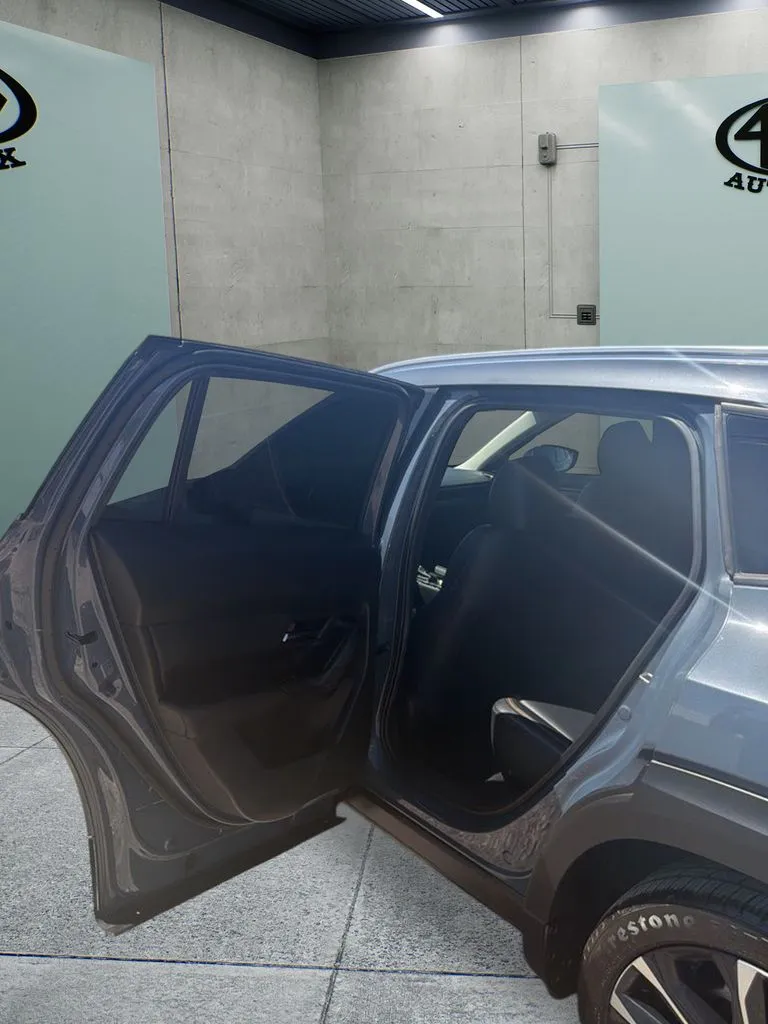 Mazda CX-50 photo 11