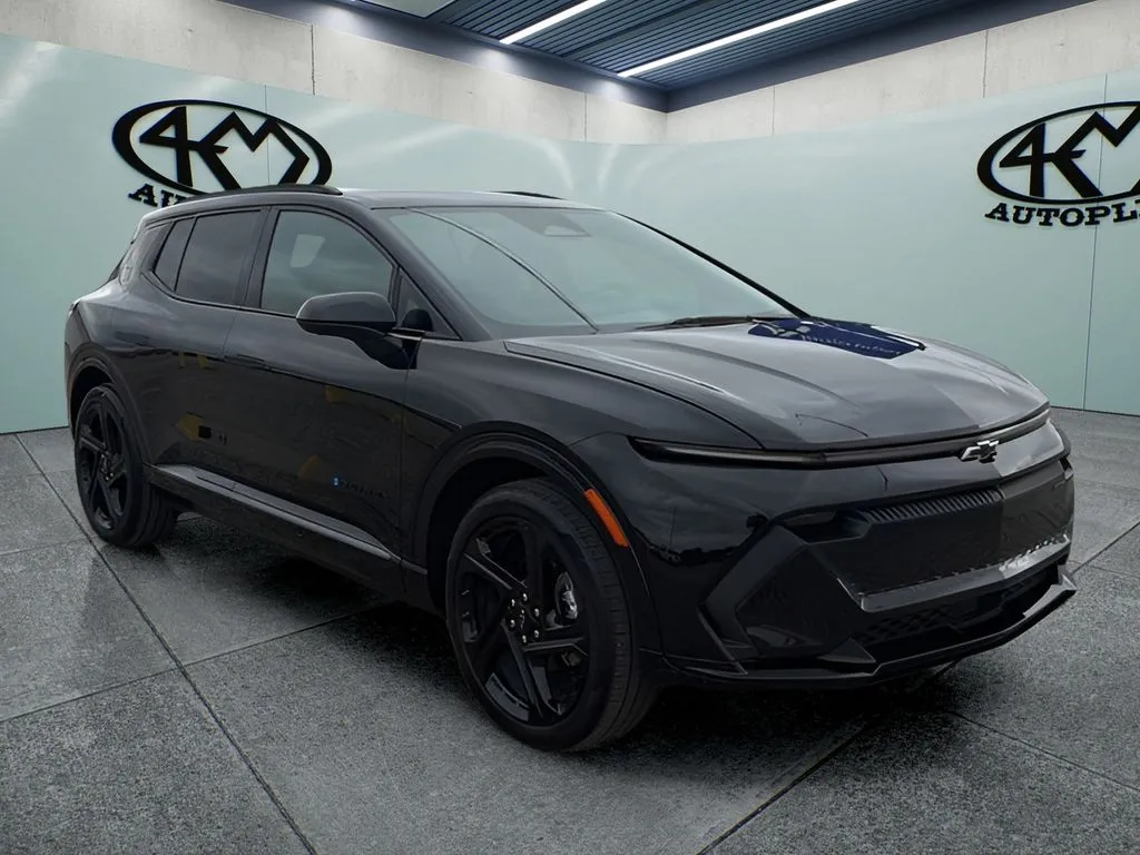 2026 Chevrolet Equinox EV RS FWD's photo