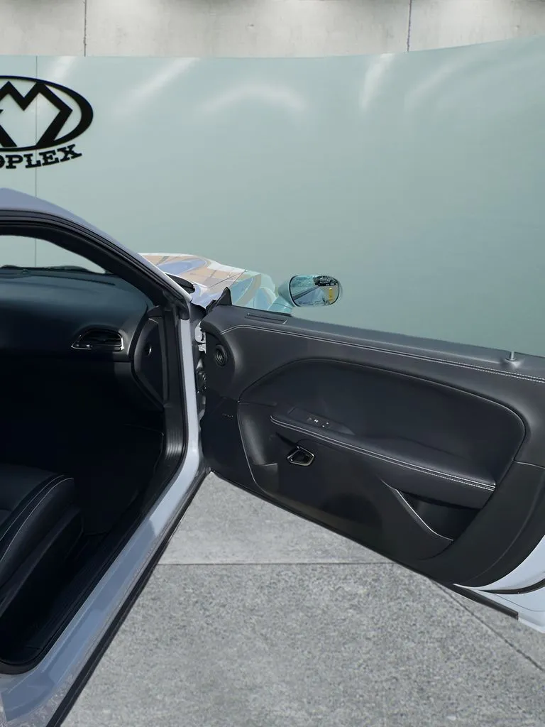 Dodge Challenger photo 13