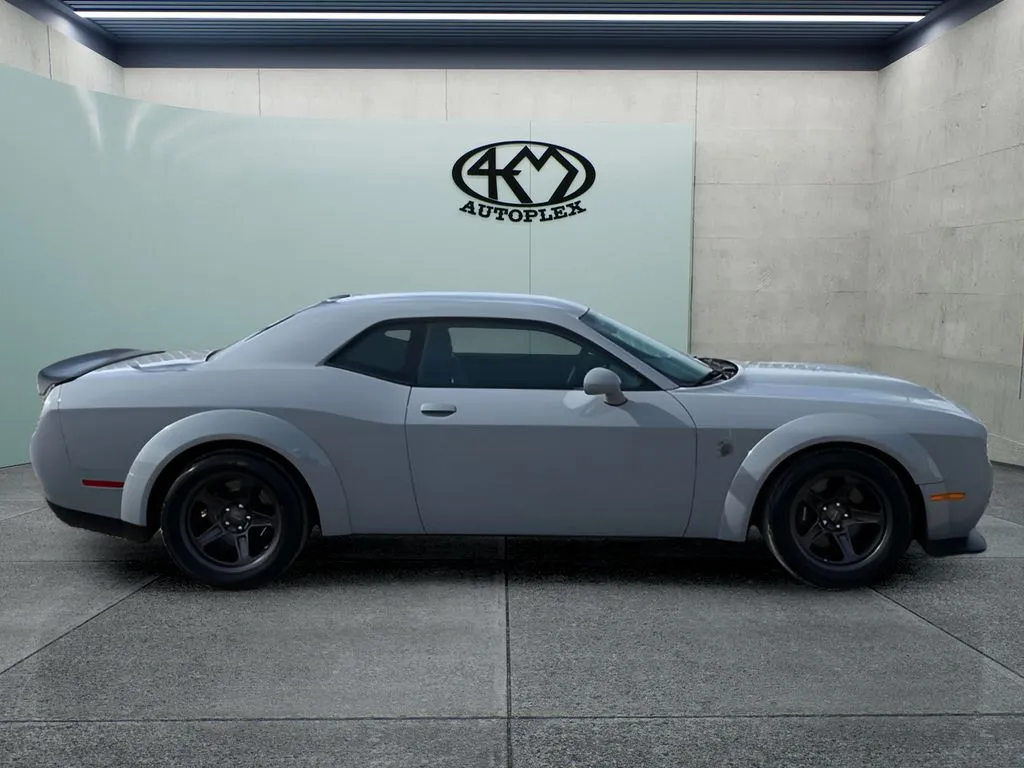 Dodge Challenger photo 2