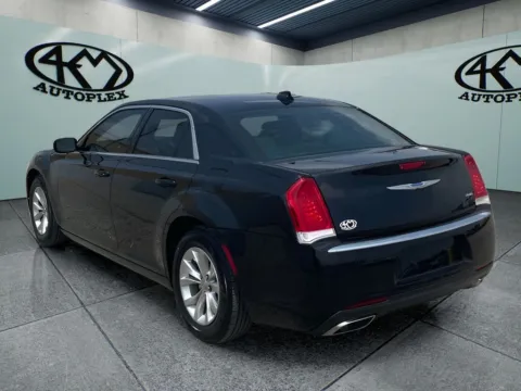 More photos of 2018 Chrysler 300 Touring at 4M Autoplex - Industrial Blvd, TX