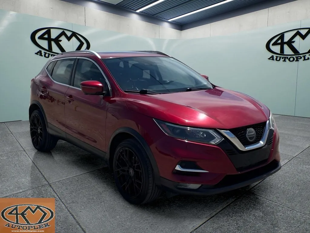 2020 Nissan Rogue Sport SL FWD's photo