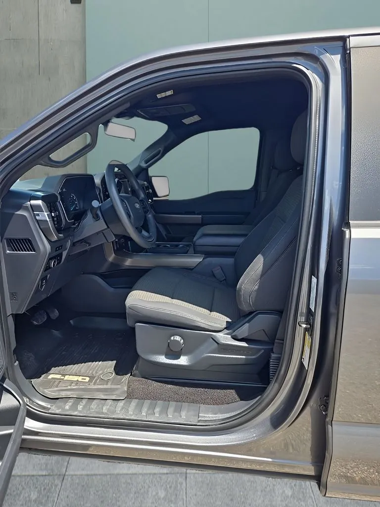 Ford F-150 photo 13