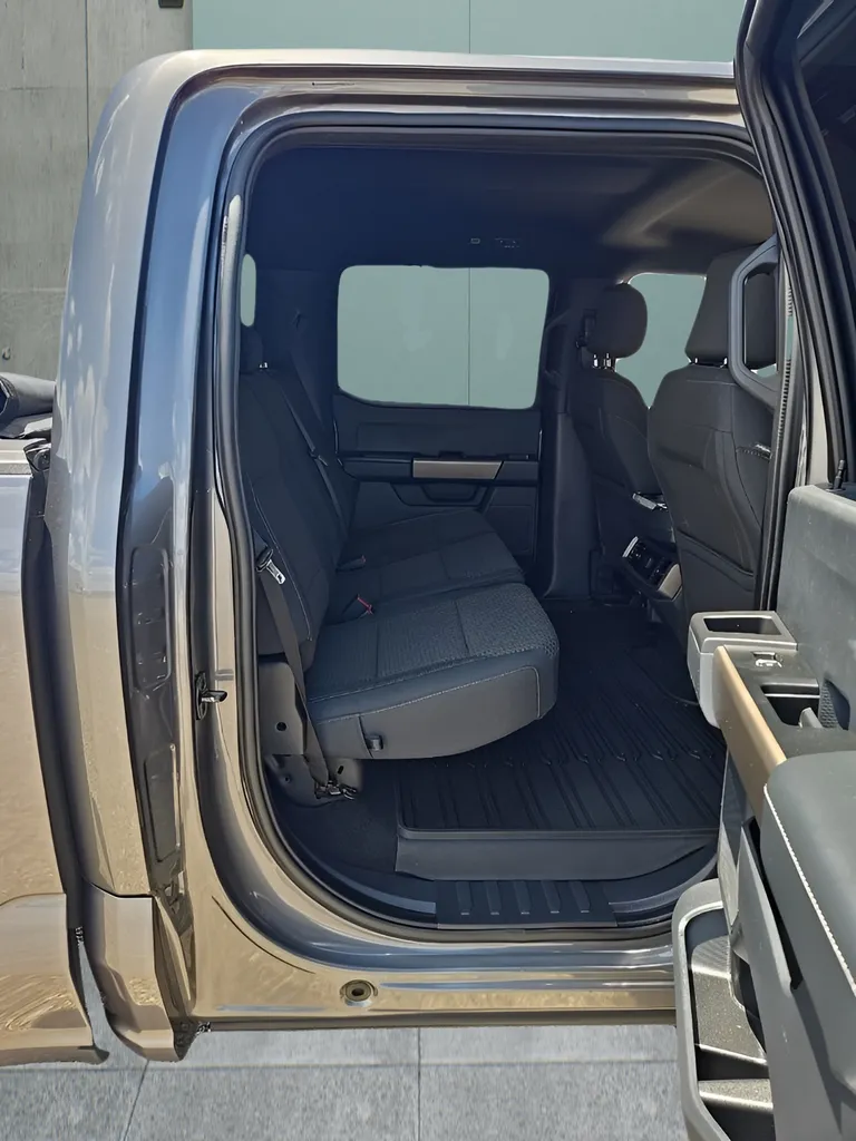 Ford F-150 photo 17
