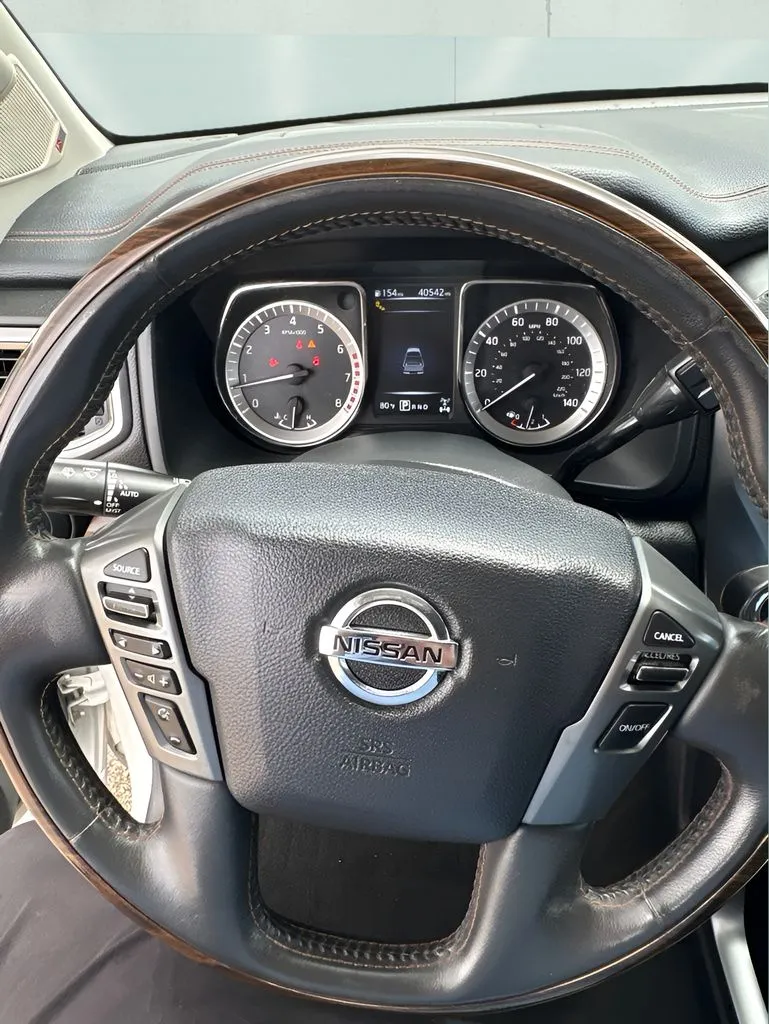Nissan Titan photo 19